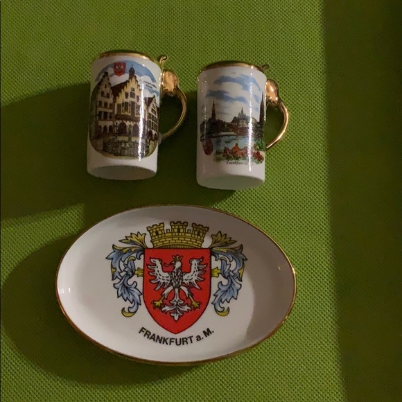 Frankfurt, saucer, salt and pepper shaker. - Picture 1 of 3